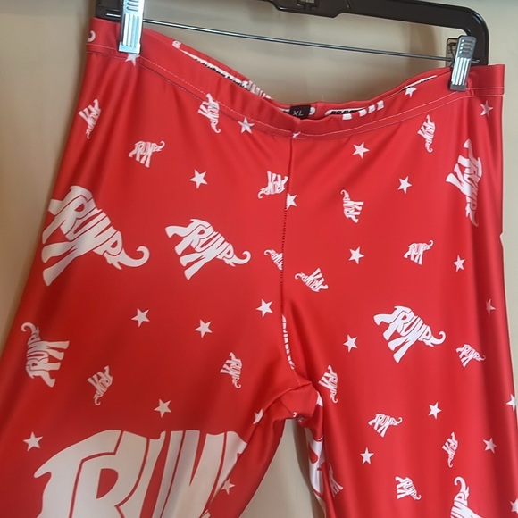 Brave New Look TRUMP Red Star & Elephant Leggings preowned size XL - Picture 2 of 8
